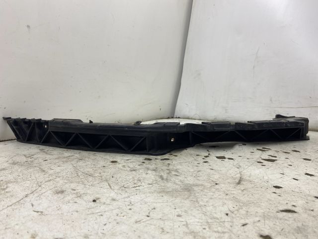 bontott SKODA OCTAVIA II Jobb első Oldal Lökhárító Tartó (Műanyag)