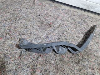 bontott SKODA OCTAVIA II Jobb első Oldal Lökhárító Tartó (Műanyag)