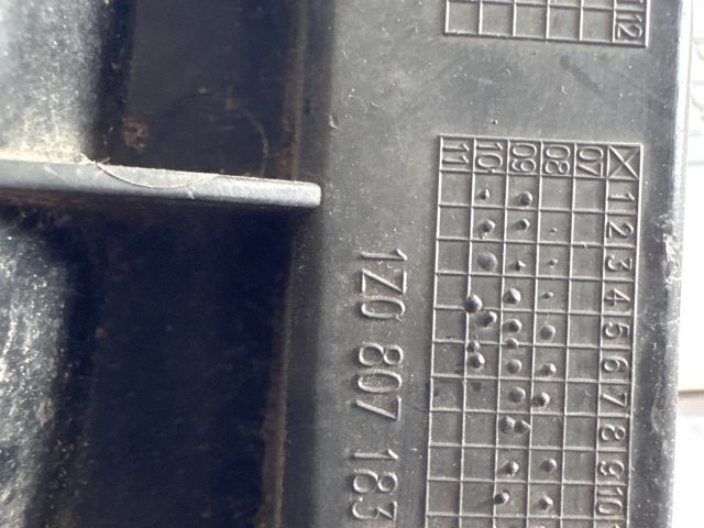 bontott SKODA OCTAVIA II Jobb első Oldal Lökhárító Tartó (Műanyag)