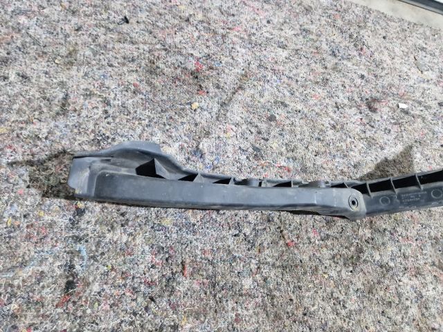 bontott SKODA OCTAVIA II Jobb első Oldal Lökhárító Tartó (Műanyag)