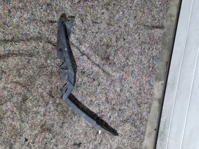 bontott SKODA OCTAVIA II Jobb első Oldal Lökhárító Tartó (Műanyag)