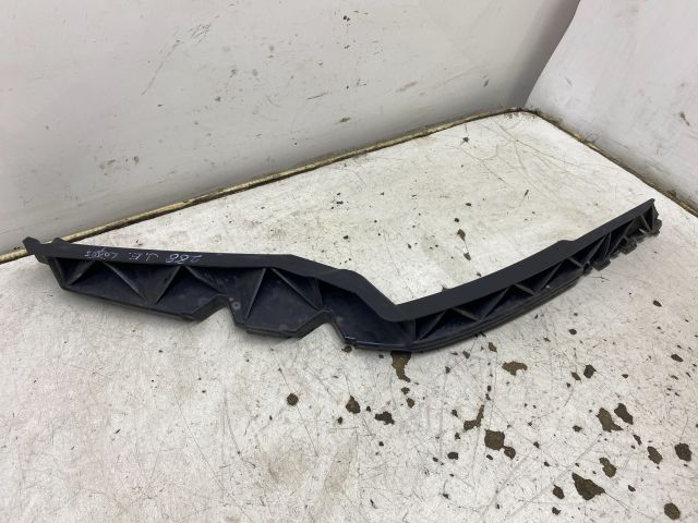 bontott SKODA OCTAVIA II Jobb első Oldal Lökhárító Tartó (Műanyag)