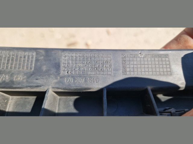 bontott SKODA OCTAVIA II Jobb első Oldal Lökhárító Tartó (Műanyag)