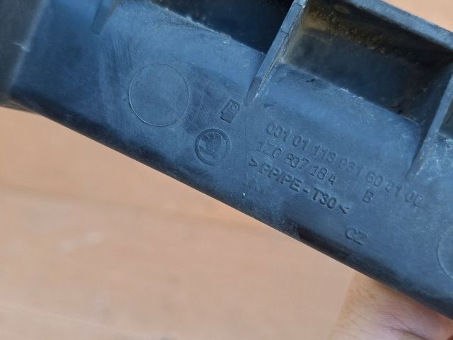 bontott SKODA OCTAVIA II Jobb első Oldal Lökhárító Tartó (Műanyag)