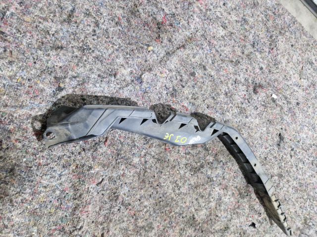 bontott SKODA OCTAVIA II Jobb első Oldal Lökhárító Tartó (Műanyag)