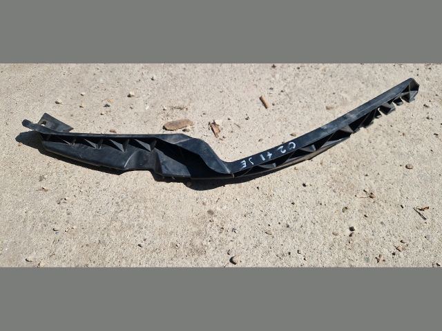 bontott SKODA OCTAVIA II Jobb első Oldal Lökhárító Tartó (Műanyag)