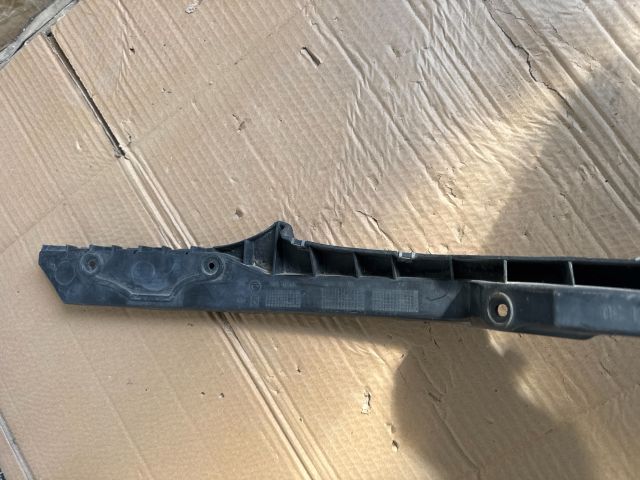 bontott SKODA OCTAVIA II Jobb első Oldal Lökhárító Tartó (Műanyag)