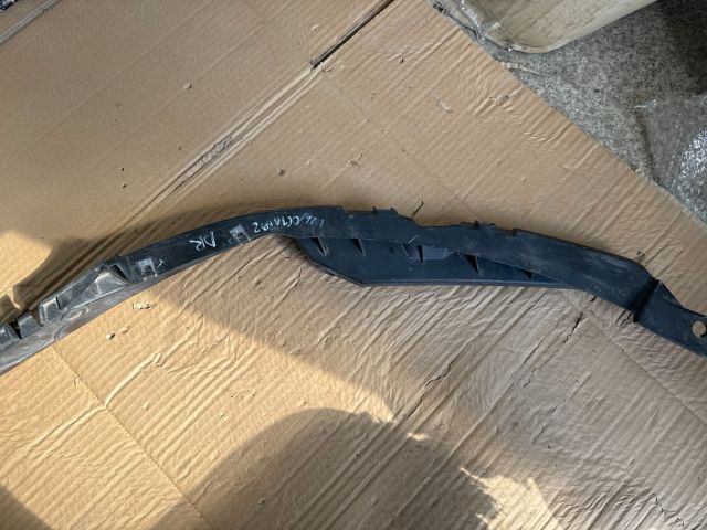 bontott SKODA OCTAVIA II Jobb első Oldal Lökhárító Tartó (Műanyag)