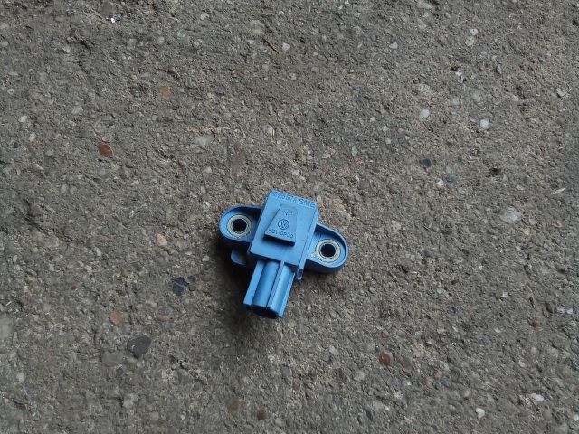 bontott SKODA OCTAVIA II Jobb első Oldal Ütközés Érzékelő