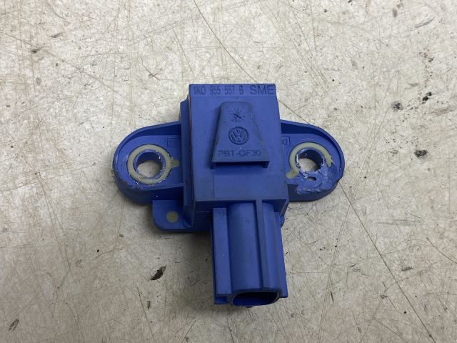 bontott SKODA OCTAVIA II Jobb első Oldal Ütközés Érzékelő