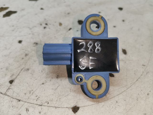 bontott SKODA OCTAVIA II Jobb első Oldal Ütközés Érzékelő