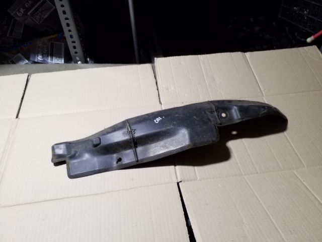 bontott SKODA OCTAVIA II Jobb első Sárvédő Zajszigetelés