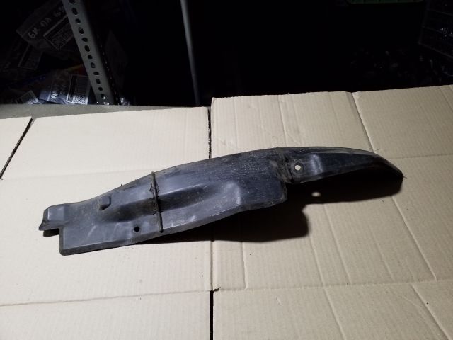 bontott SKODA OCTAVIA II Jobb első Sárvédő Zajszigetelés