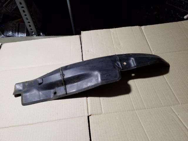 bontott SKODA OCTAVIA II Jobb első Sárvédő Zajszigetelés