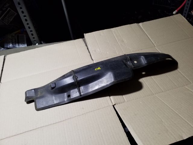 bontott SKODA OCTAVIA II Jobb első Sárvédő Zajszigetelés