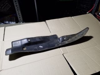 bontott SKODA OCTAVIA II Jobb első Sárvédő Zajszigetelés