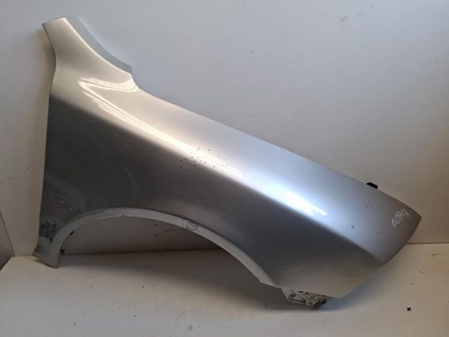 bontott SKODA OCTAVIA II Jobb első Sárvédő