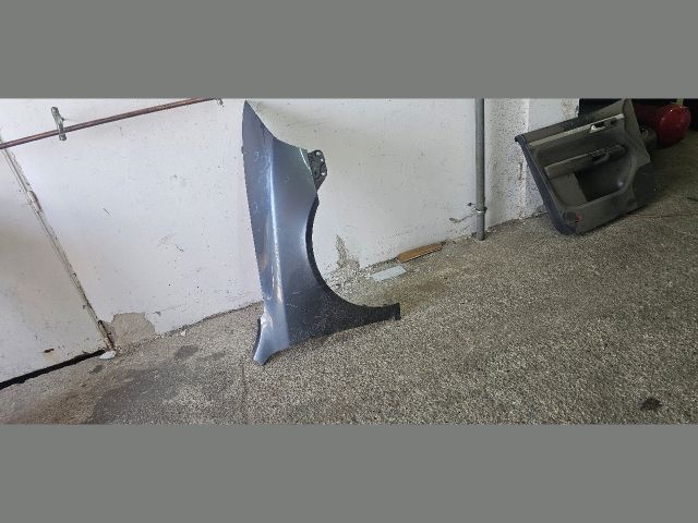 bontott SKODA OCTAVIA II Jobb első Sárvédő