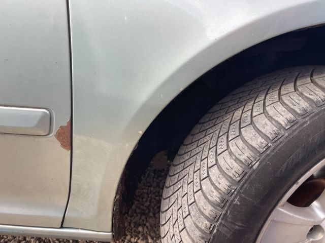 bontott SKODA OCTAVIA II Jobb első Sárvédő