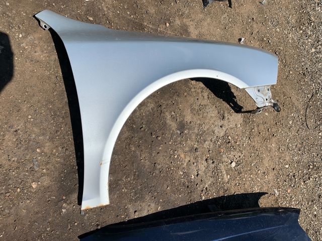 bontott SKODA OCTAVIA II Jobb első Sárvédő