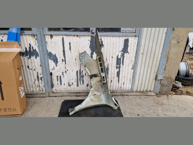 bontott SKODA OCTAVIA II Jobb első Sárvédő