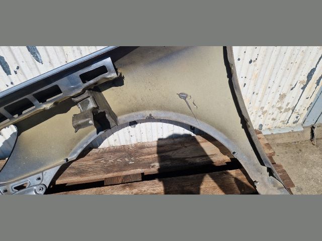 bontott SKODA OCTAVIA II Jobb első Sárvédő