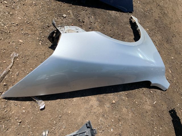 bontott SKODA OCTAVIA II Jobb első Sárvédő