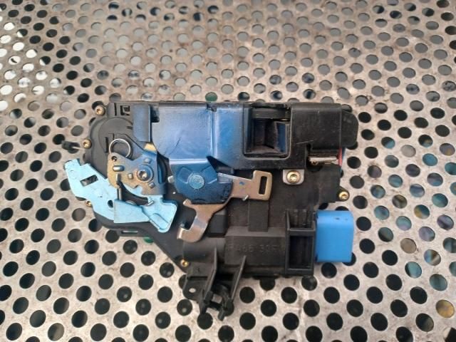 bontott SKODA OCTAVIA II Jobb első Zsanér