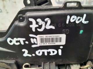 bontott SKODA OCTAVIA II Jobb első Zsanér