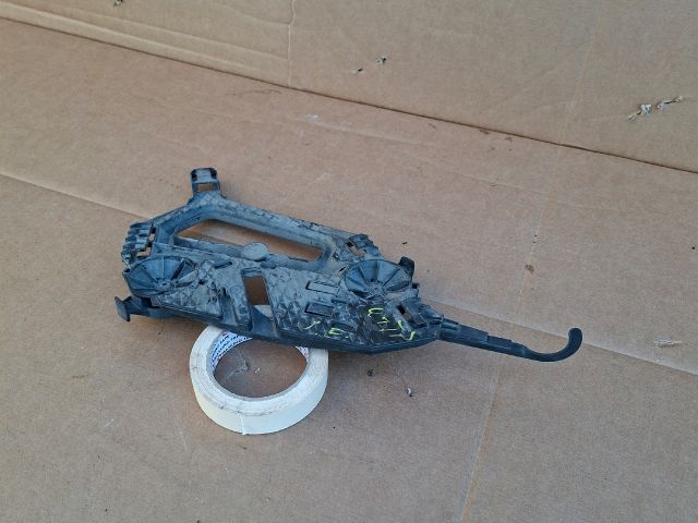 bontott SKODA OCTAVIA II Jobb Fényszóró Tartó