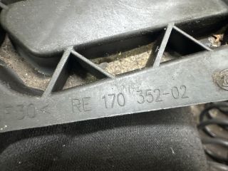 bontott SKODA OCTAVIA II Jobb Fényszóró Tartó