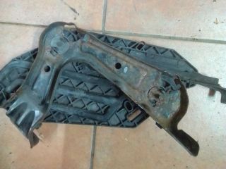 bontott SKODA OCTAVIA II Jobb Fényszóró Tartó