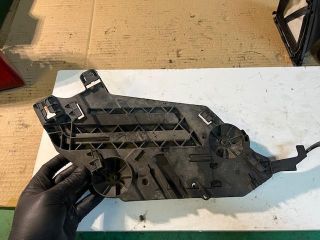 bontott SKODA OCTAVIA II Jobb Fényszóró Tartó