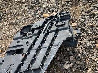 bontott SKODA OCTAVIA II Jobb Fényszóró Tartó