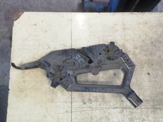 bontott SKODA OCTAVIA II Jobb Fényszóró Tartó