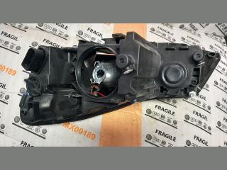 bontott SKODA OCTAVIA II Jobb Fényszóró