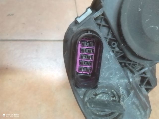 bontott SKODA OCTAVIA II Jobb Fényszóró