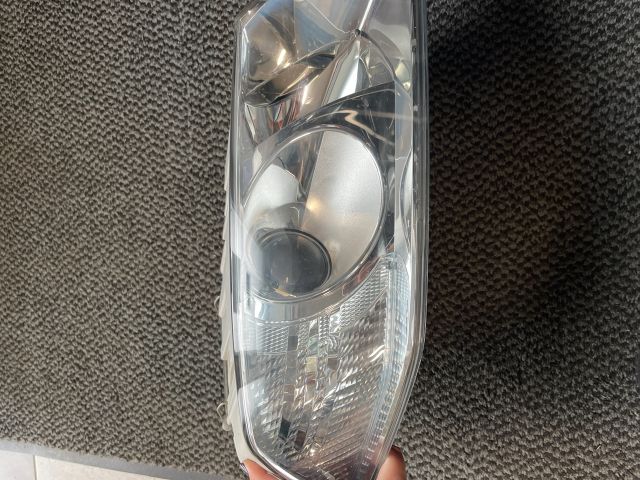 bontott SKODA OCTAVIA II Jobb Fényszóró