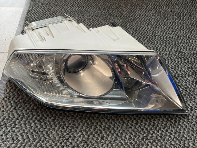 bontott SKODA OCTAVIA II Jobb Fényszóró