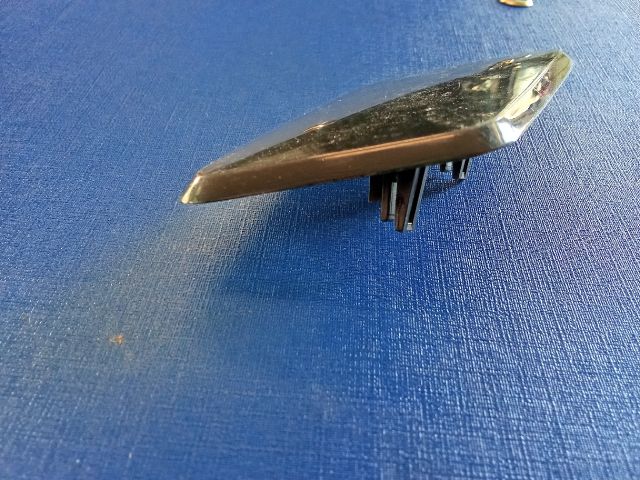 bontott SKODA OCTAVIA II Jobb Fényszórómosó Fedél