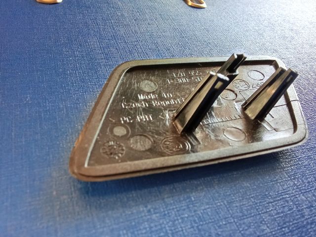 bontott SKODA OCTAVIA II Jobb Fényszórómosó Fedél