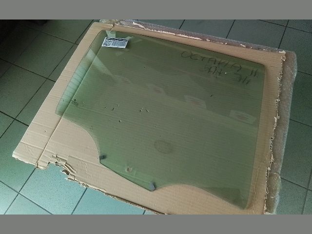 bontott SKODA OCTAVIA II Jobb hátsó Ablak