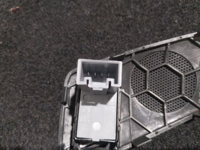 bontott SKODA OCTAVIA II Jobb hátsó Ablakemelő Kapcsoló