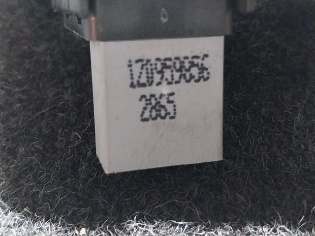 bontott SKODA OCTAVIA II Jobb hátsó Ablakemelő Kapcsoló