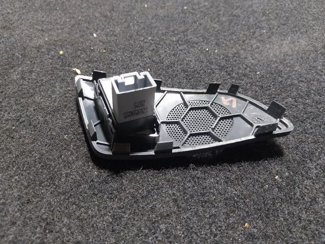 bontott SKODA OCTAVIA II Jobb hátsó Ablakemelő Kapcsoló