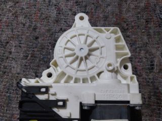 bontott SKODA OCTAVIA II Jobb hátsó Ablakemelő Motor