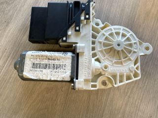 bontott SKODA OCTAVIA II Jobb hátsó Ablakemelő Motor