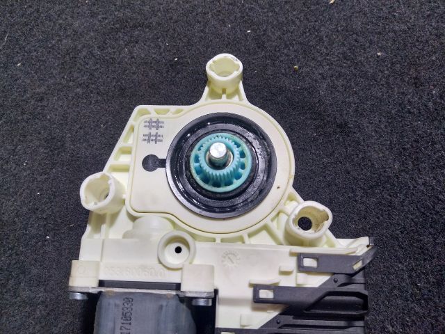 bontott SKODA OCTAVIA II Jobb hátsó Ablakemelő Motor