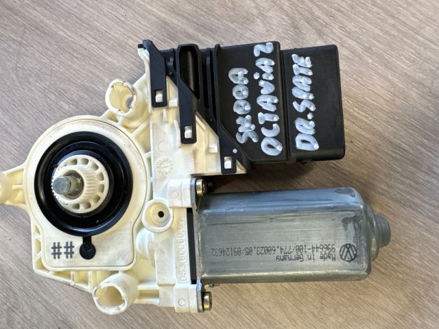 bontott SKODA OCTAVIA II Jobb hátsó Ablakemelő Motor