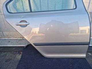 bontott SKODA OCTAVIA II Jobb hátsó Ajtó (Részeivel)